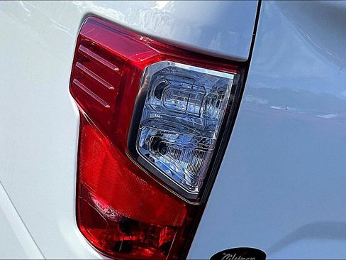 Used 2023 Nissan Titan SV RWD image 32