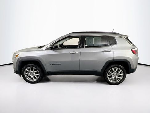Used 2022 Jeep Compass Latitude AWD/4WD image 8