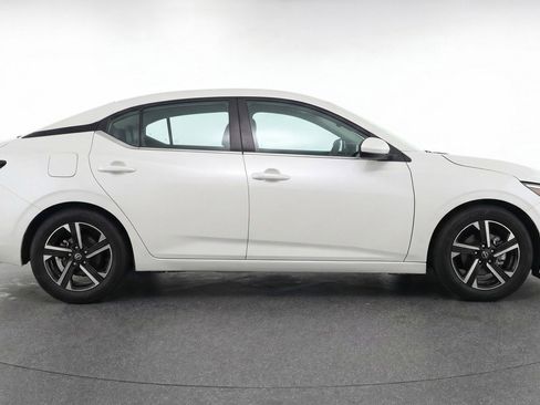 Used 2025 Nissan Sentra SV FWD image 11