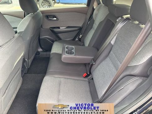 Used 2022 Nissan Rogue SV image 27