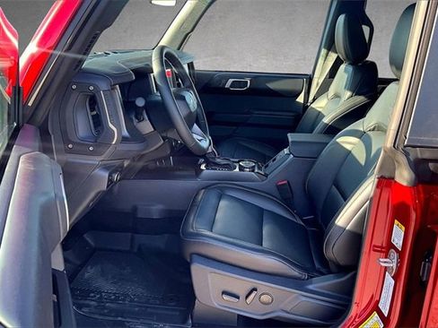 New 2025 Ford Bronco Badlands image 8