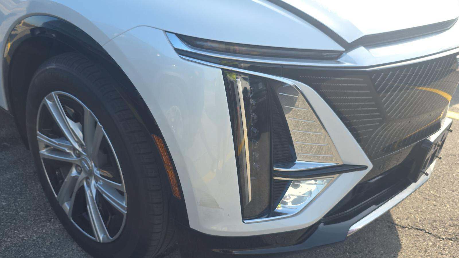 Used 2024 Cadillac Lyriq Tech RWD image 16