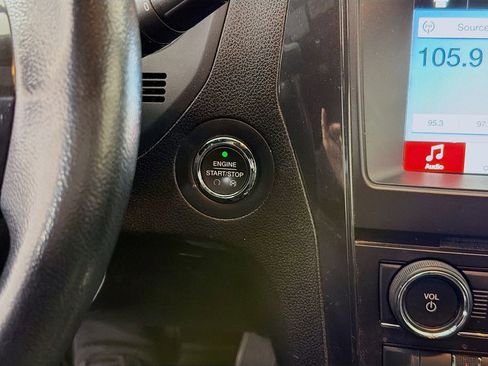 Used 2017 Ford Explorer XLT w/ Equipment Group 201A image 32