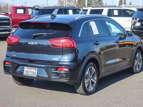 Used 2022 Kia Niro EX Premium image 4