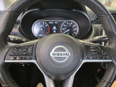 Used 2021 Nissan Versa SR image 14