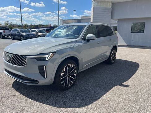 Used 2025 Volvo XC90 B6 Plus w/ Protection Package Premier image 4