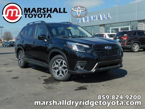 Used 2023 Subaru Forester Premium image 1