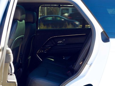 Used 2024 Land Rover Range Rover Sport SE image 37