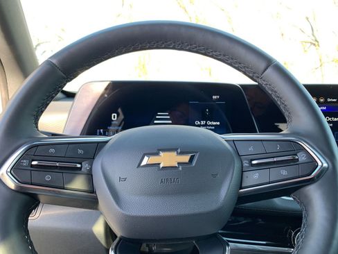 Used 2025 Chevrolet Equinox LT image 27