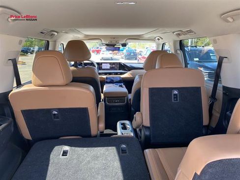 Used 2025 INFINITI QX80 Sensory image 12