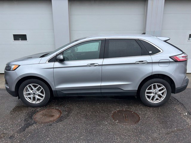 Certified 2024 Ford Edge SEL w/ Convenience Package AWD/4WD image 3
