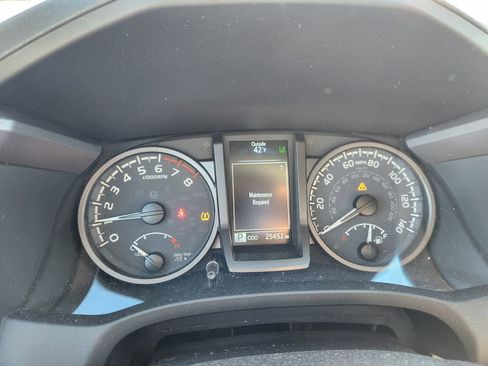 Used 2023 Toyota Tacoma TRD Off-Road image 17