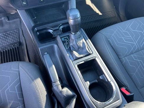 Used 2017 Toyota Tacoma TRD Off-Road w/ Tow Package (A/T) image 25