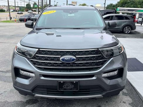 Used 2023 Ford Explorer XLT w/ Equipment Group 202A RWD image 8