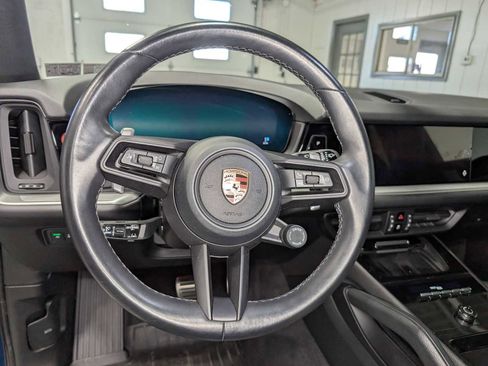 Used 2024 Porsche Cayenne S image 31