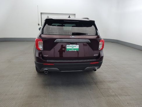 Used 2022 Ford Explorer XLT w/ Equipment Group 202A image 6