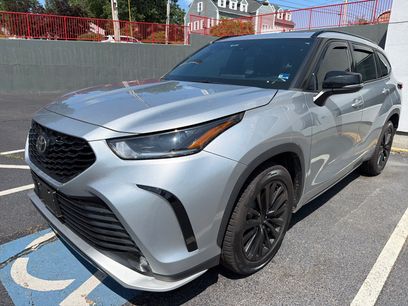 Used 2021 Toyota Highlander XSE