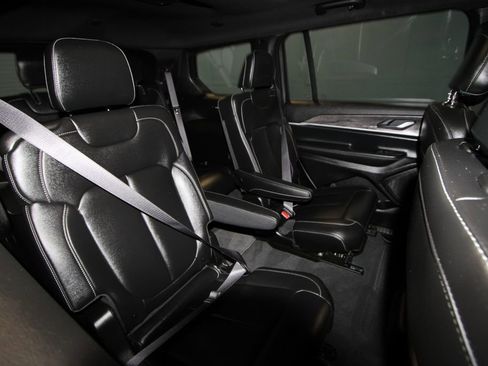 Used 2025 Jeep Grand Cherokee L Limited w/ Black Appearance Package image 26