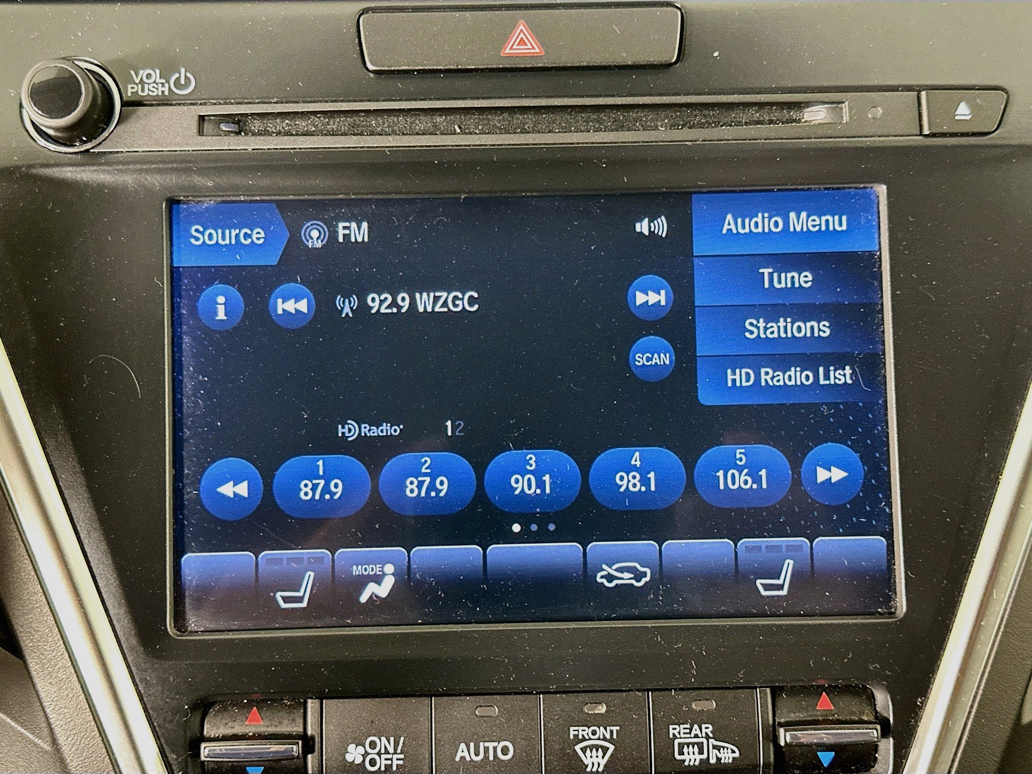 Used 2020 Acura MDX w/ Technology Package AWD/4WD image 19