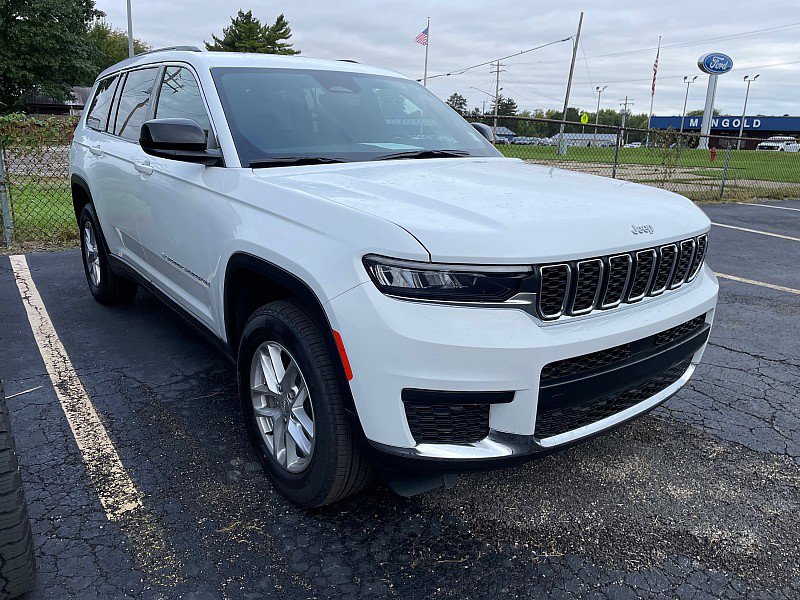 Used 2025 Jeep Grand Cherokee L Laredo AWD/4WD image 3