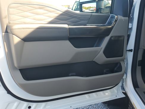 New 2026 Ford F450 Platinum w/ Platinum Plus Package image 16