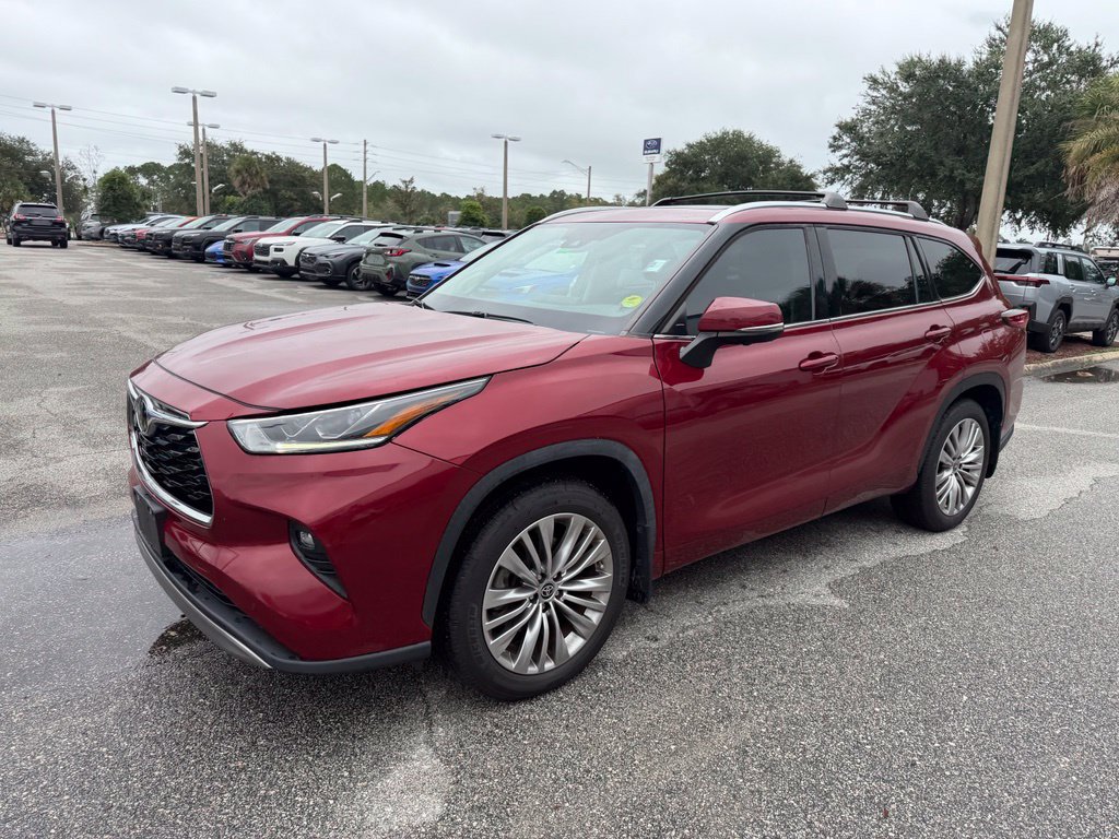 Used 2023 Toyota Highlander Platinum FWD image 11