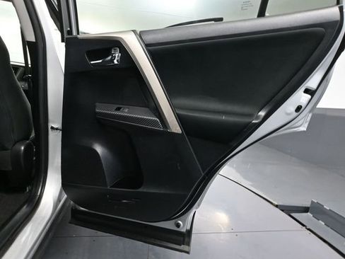 Used 2015 Toyota RAV4 XLE image 41