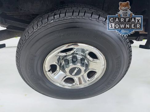Used 2007 GMC Sierra 2500 W/T w/ Work Truck Preferred Package AWD/4WD image 16