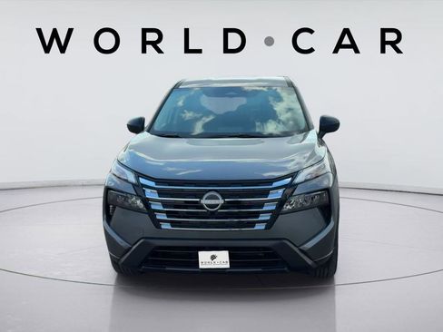 Used 2025 Nissan Rogue S image 4