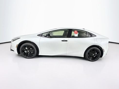 New 2027 Toyota Prius Plug-In Hybrid FWD image 5
