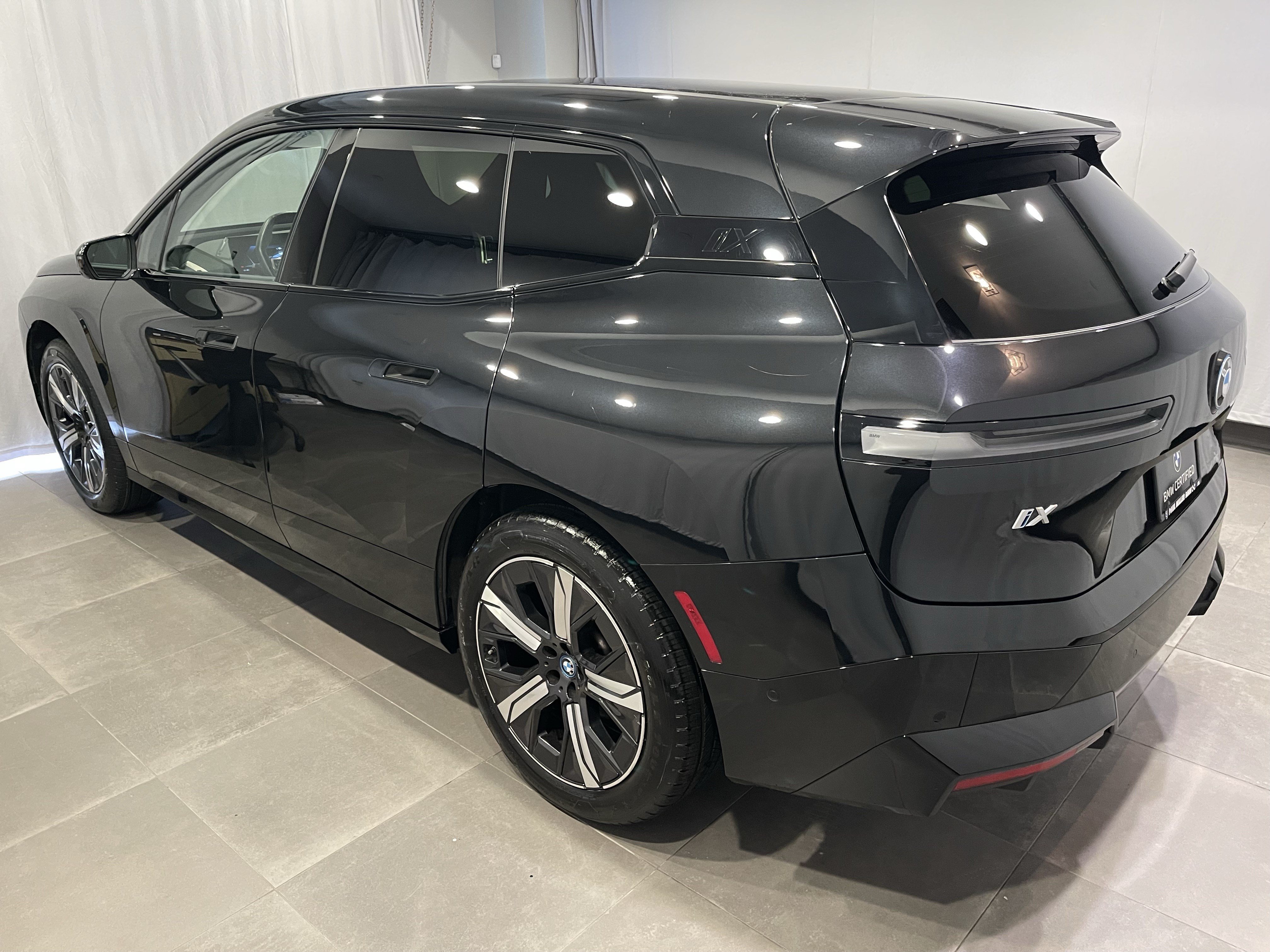 Certified 2024 BMW iX xDrive50 w/ Sport Package AWD/4WD image 4