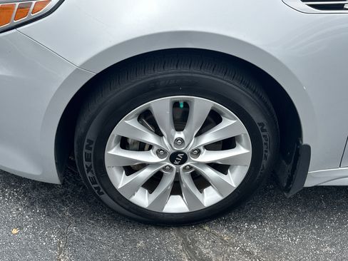 Used 2016 Kia Optima EX w/ Option Group 040 FWD image 13