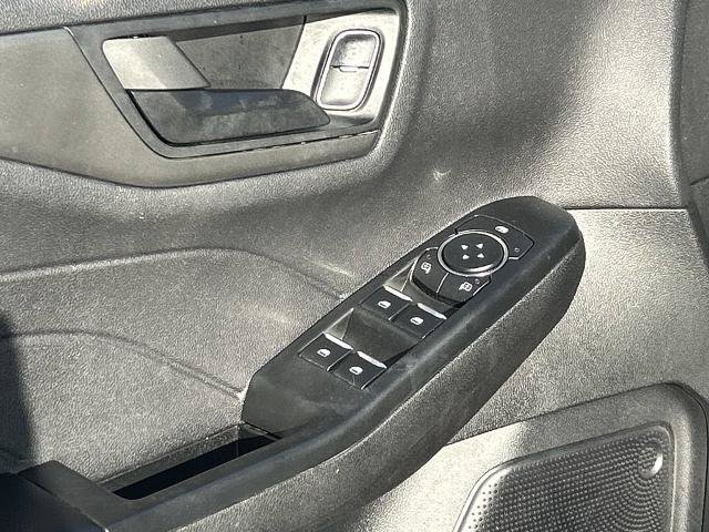 Used 2025 Ford Escape Active AWD/4WD image 17