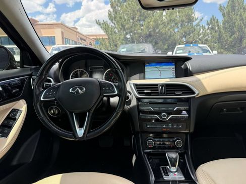 Used 2017 INFINITI QX30 Premium w/ Navigation Package AWD/4WD image 25