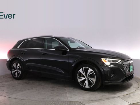 Used 2024 Audi Q8 e-tron Premium Plus w/ Premium Plus Package AWD/4WD image 14