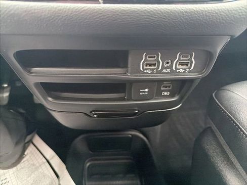 Used 2022 Chrysler Pacifica Touring-L w/ S Appearance Package image 24