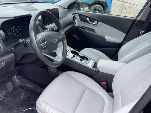 Certified 2023 Hyundai Kona Limited FWD image 10