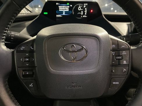 Used 2025 Toyota Prius LE FWD image 16