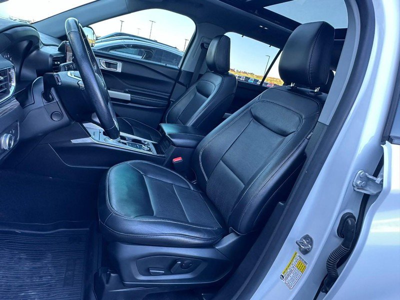 Used 2021 Ford Explorer Limited w/ Equipment Group 301A AWD/4WD image 7