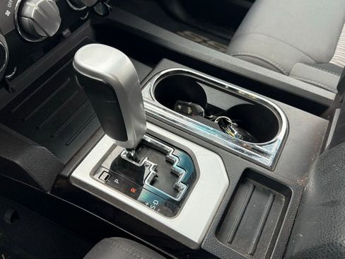 Used 2016 Toyota Tundra SR5 w/ SR5 Upgrade Package image 17