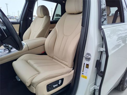 Certified 2022 BMW X5 sDrive40i w/ Premium Package image 2