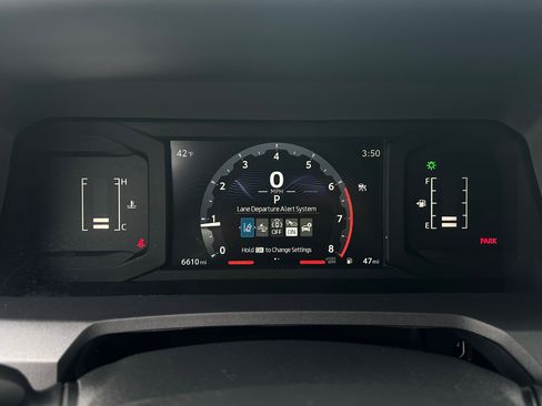 Used 2025 Toyota Tacoma SR image 18