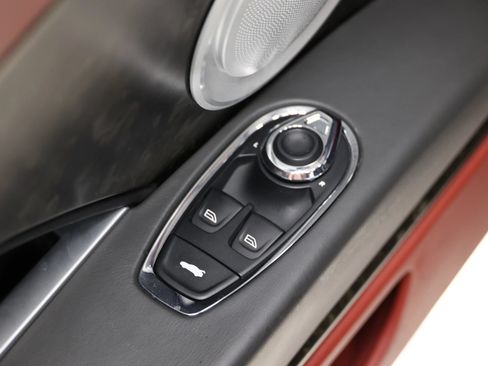 Used 2017 Aston Martin DB11 V12 RWD image 14