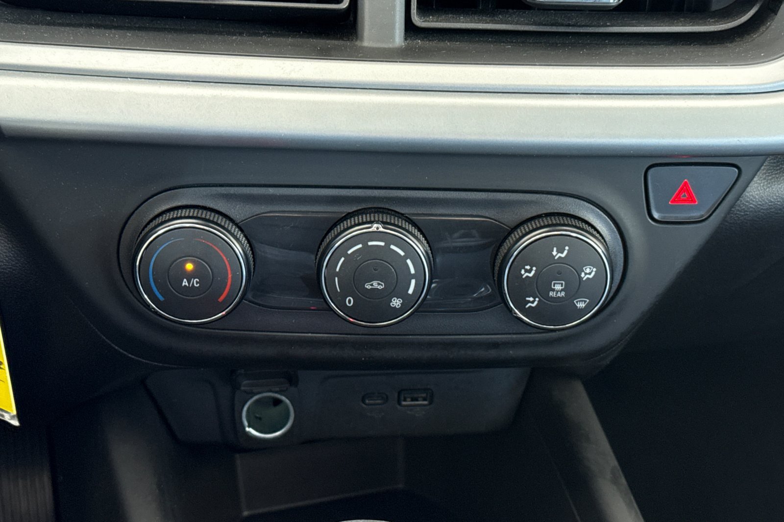 Used 2025 Chevrolet Trax LS FWD image 28