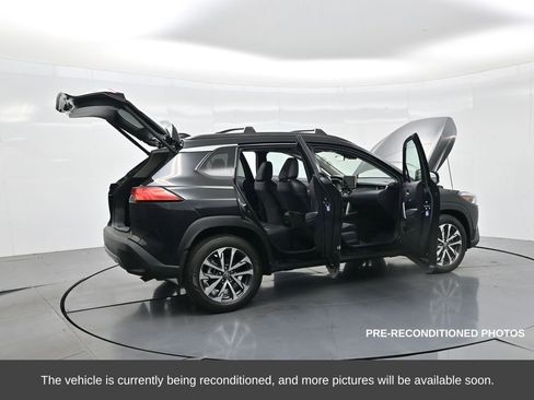 Used 2023 Toyota Corolla Cross XLE w/ Convenience Package image 37