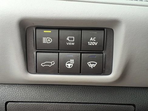 Used 2022 Toyota Highlander Platinum FWD image 18