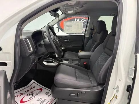 New 2026 Nissan Frontier SV image 9