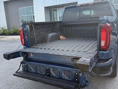 Used 2024 GMC Sierra 1500 Denali w/ Technology Package AWD/4WD image 9