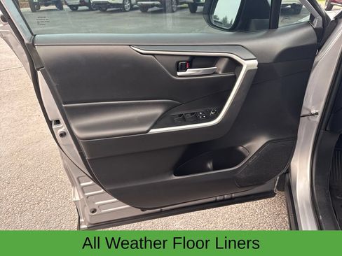 Used 2021 Toyota RAV4 XLE AWD/4WD image 13