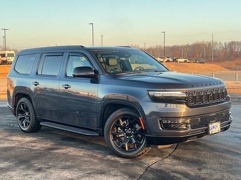 Used 2023 Jeep Wagoneer Series II w/ Convenience Group I image 5